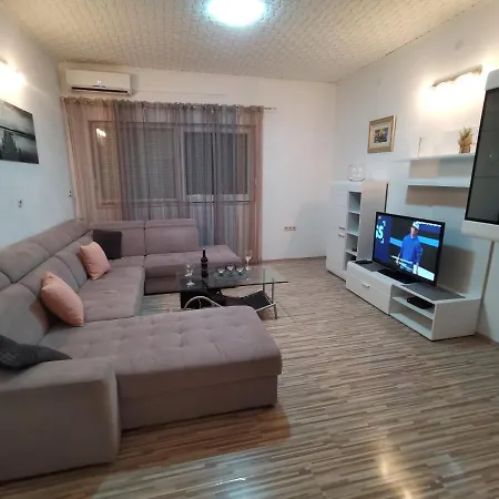 Rosa Apartman Salona